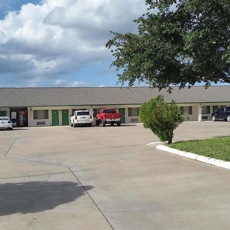 Hebbronville Garden Inn & Suites מראה חיצוני תמונה