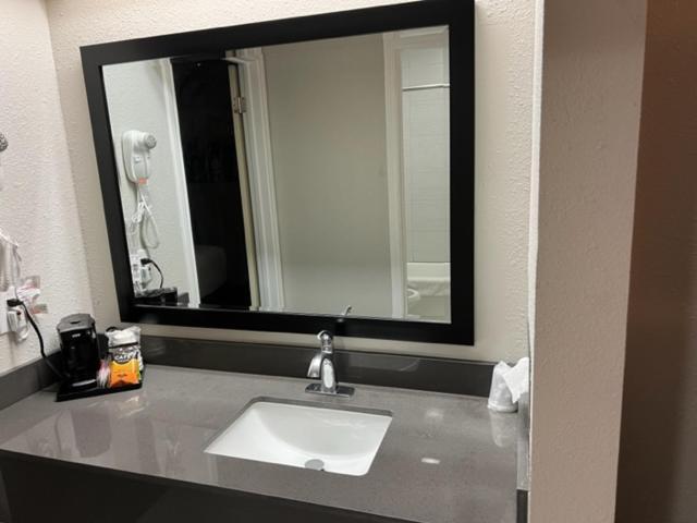 Hebbronville Garden Inn & Suites מראה חיצוני תמונה